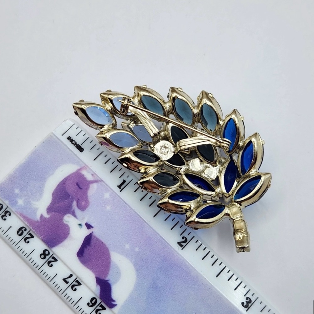 Blue Rhinestone Brooch - Picture 7 of 8